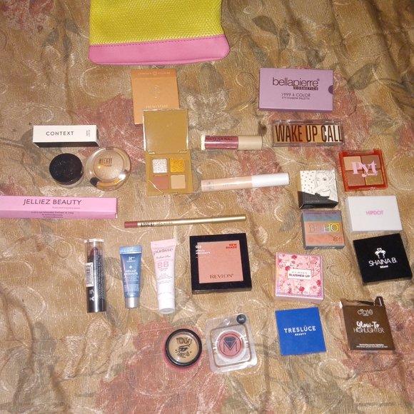 Mixed Makeup lot plus bag 25 pieces plus 3 piece freebies at bottom for $43